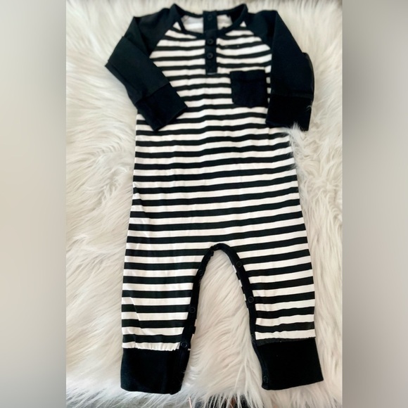 Monica+Andy striped Romper - size 9 to 12 months - Picture 1 of 6